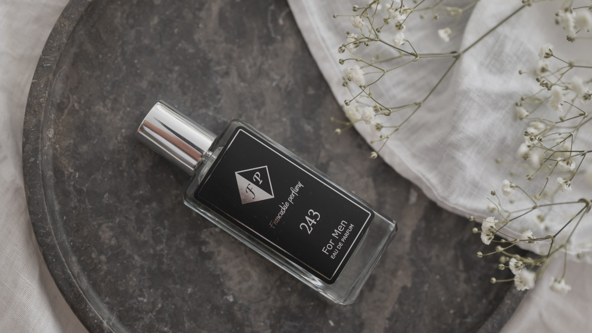 Parfémy na listopad 2025 — jaké vůně se hodí na podzim?